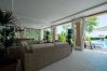 Villa en Estepona - 1072 Beachfront El Paraiso Retreat with Pool & BBQ
