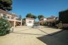 Villa en Estepona - 1072 Beachfront El Paraiso Retreat with Pool & BBQ
