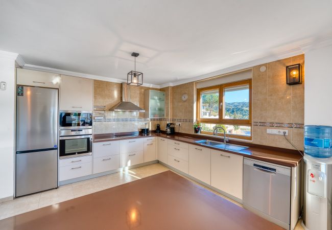 Villa en Marbella - 3077 Luxury Villa with Pool and Views in Elviria, Villa en Marbella - 3077 Luxury Villa with Pool and Views in Elviria,