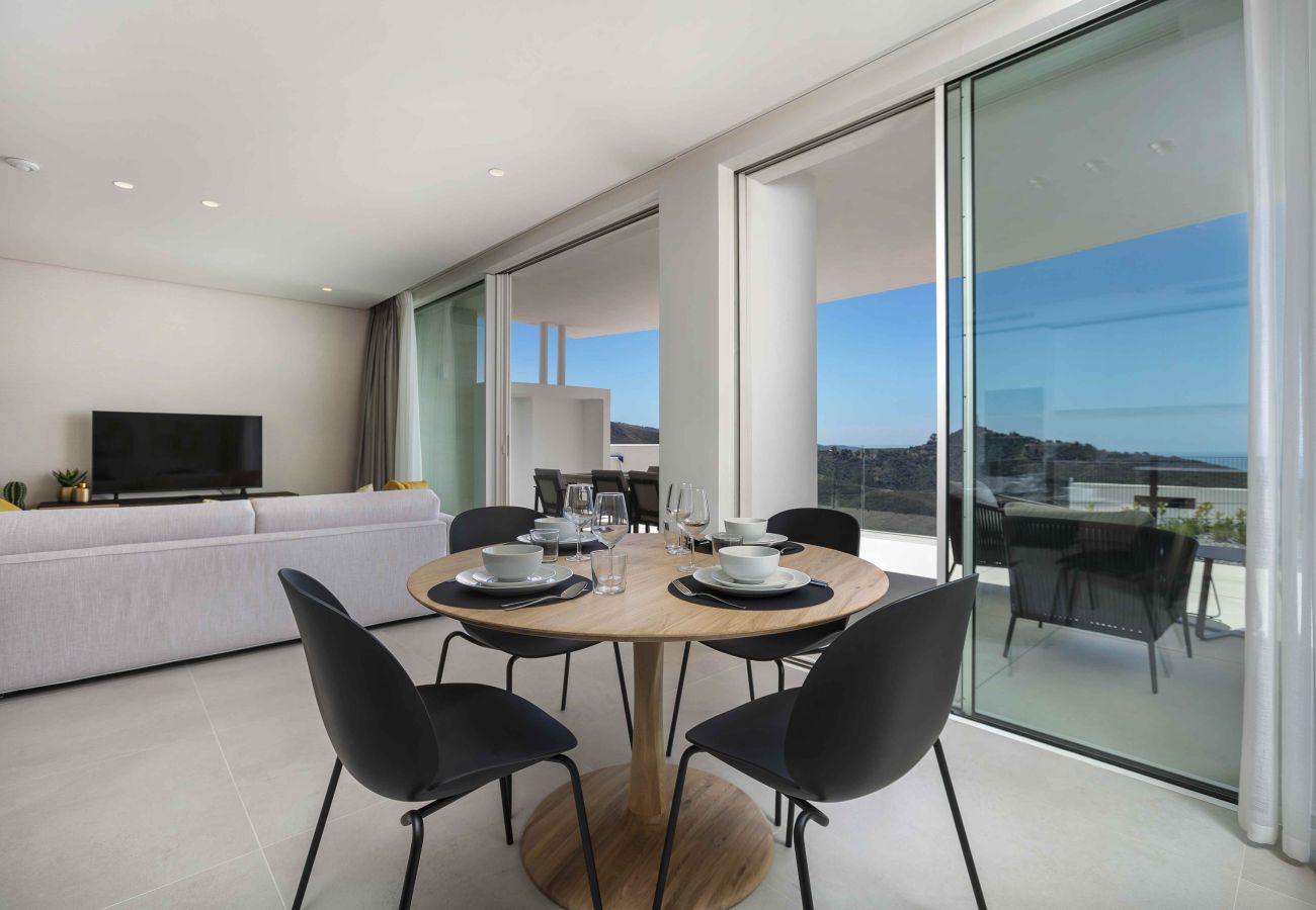 Apartamento en Ojen - 3060 Apartment with extraordinary sea views in Pal