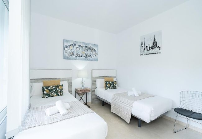 Apartamento en Casares - AL-104 ESTEPONA - APARTMENT - ALCAZABA LAGOON 2 BD