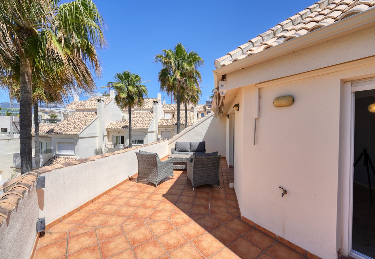 Casa adosada en Marbella - 3150 Seaside Home with Stunning Sea Views