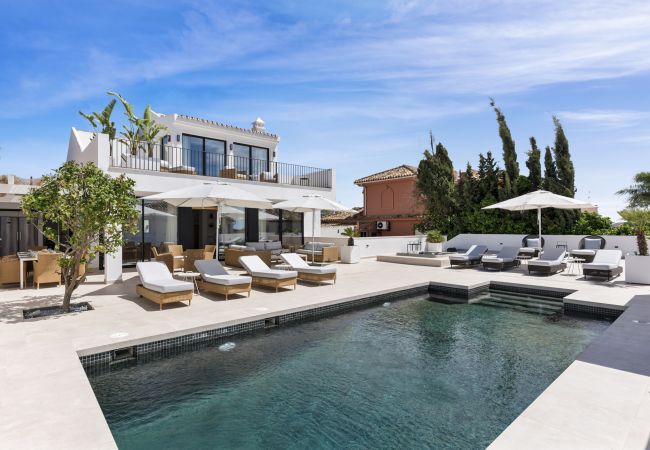 villa à Marbella - 20600 - Luxurious Beachside Villa with Jacuzzi!