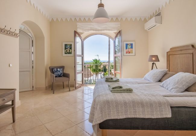 Villa à Marbella - 18024 - SUPERB VILLA NEAR BEACH WITH HEATED POOL*