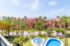 Appartement à Estepona - Beachside Apartment with Pools & Terrace Views