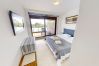 Appartement à Estepona - Beachside Apartment with Pools & Terrace Views
