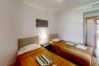 Appartement à Estepona - Beachside Apartment with Pools & Terrace Views