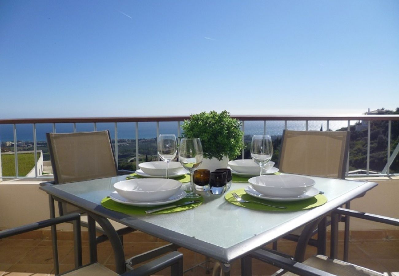 Appartement à Marbella - Apartment with Sea Views and Sunlit Terraces
