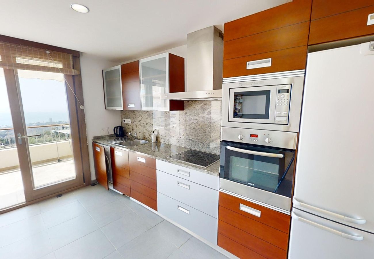 Appartement à Marbella - Apartment with Sea Views and Sunlit Terraces