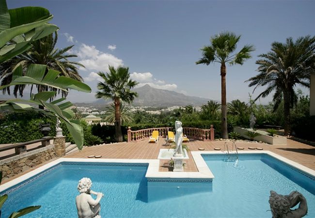 Villa à Marbella - UNIQUE LUXURIOUS AND PALACIAL VILLA