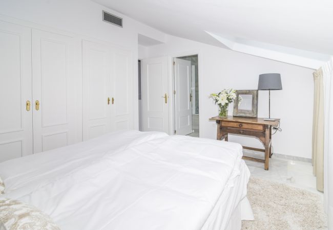 Appartement à Nueva andalucia - ELD1-Stunning 2 Bedroom Penthouse in Puerto Banus