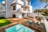 Appartement de vacances à Golf hills Estepona. Grande terrasse avec petite piscine près du golf et de la plage
