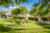 Jardin de 2 chambres appartement de vacances avec piscine et terrasse à Estepona