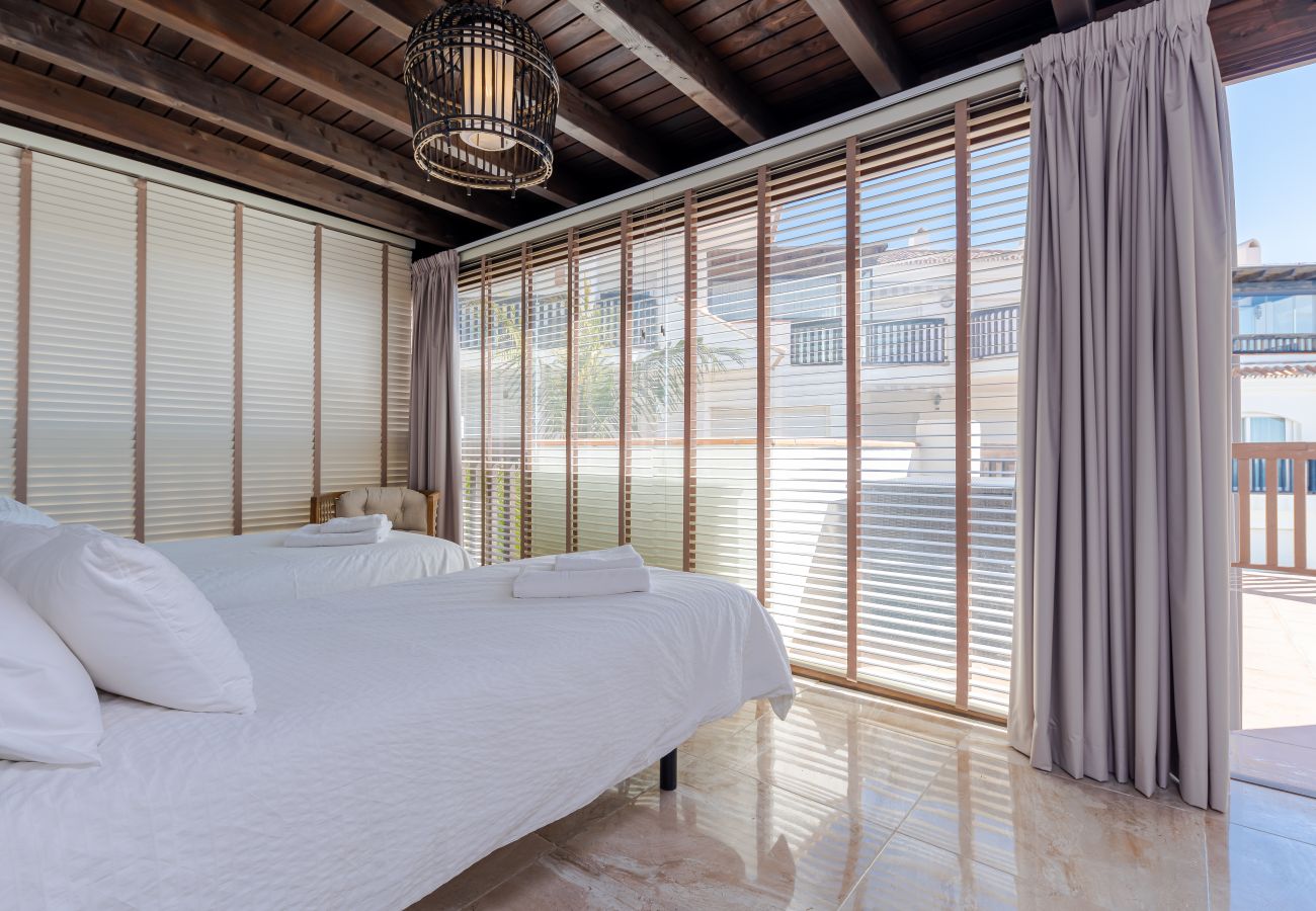 Appartement à Marbella - Heavenly Views From Frontline Penthouse