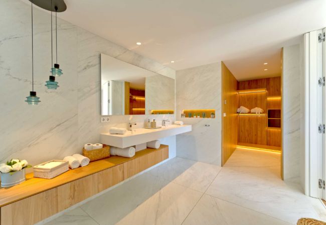 Villa à Marbella - Contemporary & Very Spacious Villa Puerto Banus