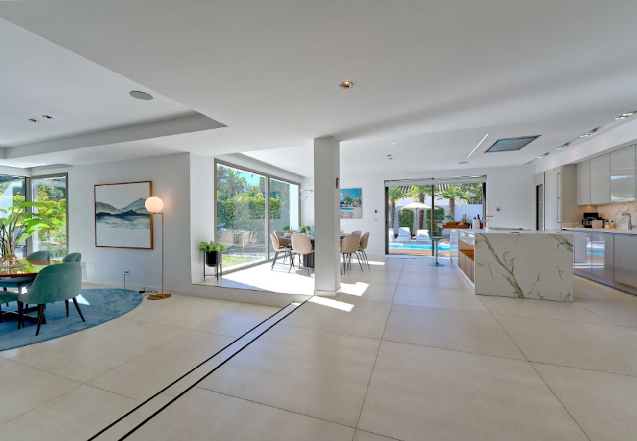 Villa à Marbella - Contemporary & Very Spacious Villa Puerto Banus