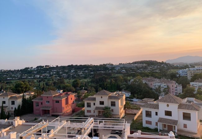 Maison mitoyenne à Nueva andalucia - AP128- Big townhouse - sunny side of Aloha Pueblo