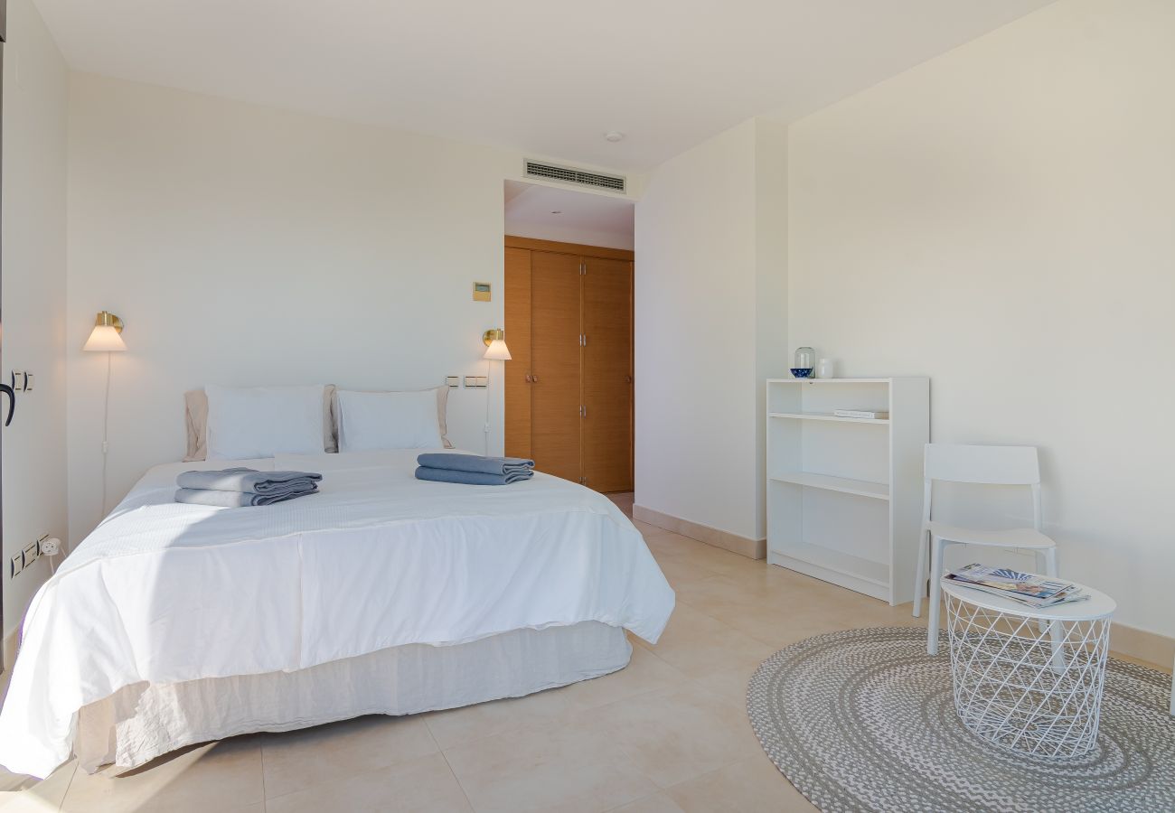 Appartement à Marbella - Luxurious Penthouse with Spa Amenities