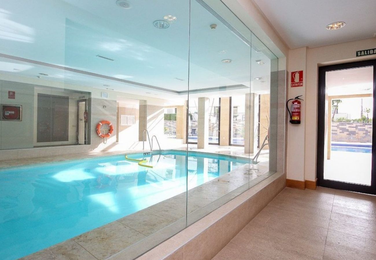 Appartement à Marbella - Luxurious Penthouse with Spa Amenities
