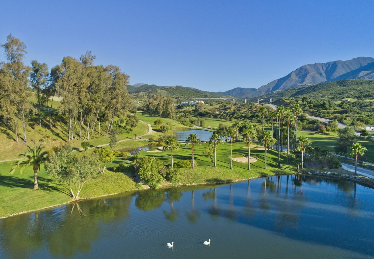 Appartement à Casares - Elegant 2-Bed Apartment | Alcazaba Lagoon (1604)