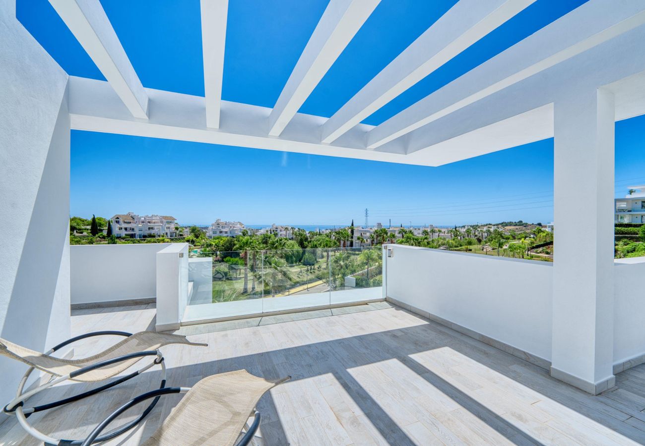 Appartement à Estepona - 2288 Luxury Penthouse with Private Rooftop Pool