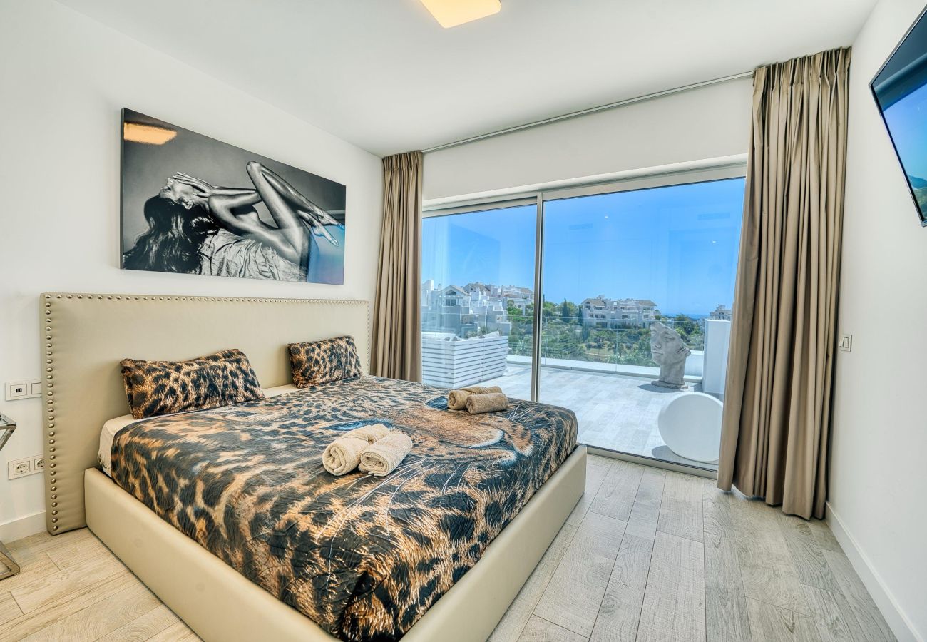Appartement à Estepona - 2288 Luxury Penthouse with Private Rooftop Pool