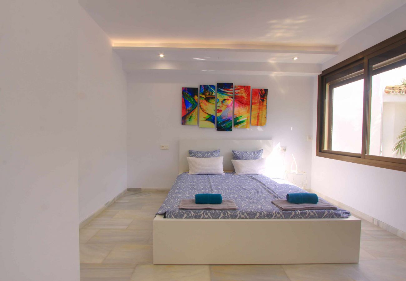 Appartement à Marbella - 1108 Elegant Golden Beach Apartments with sea View