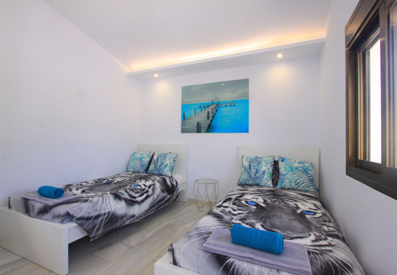 Appartement à Marbella - 1108 Elegant Golden Beach Apartments with sea View