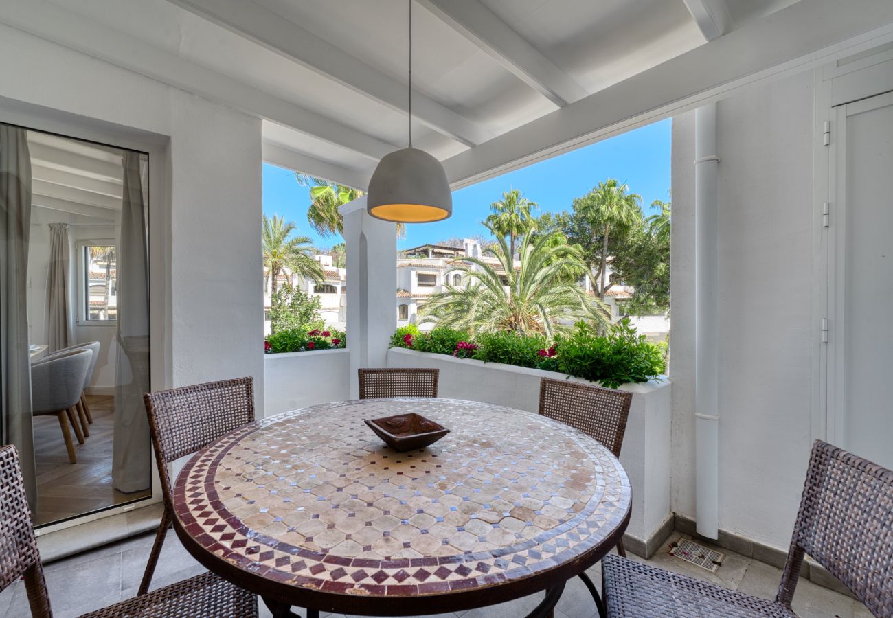 Appartement à Marbella - 1081 Luxurious Beachfront Penthouse with Jacuzzi