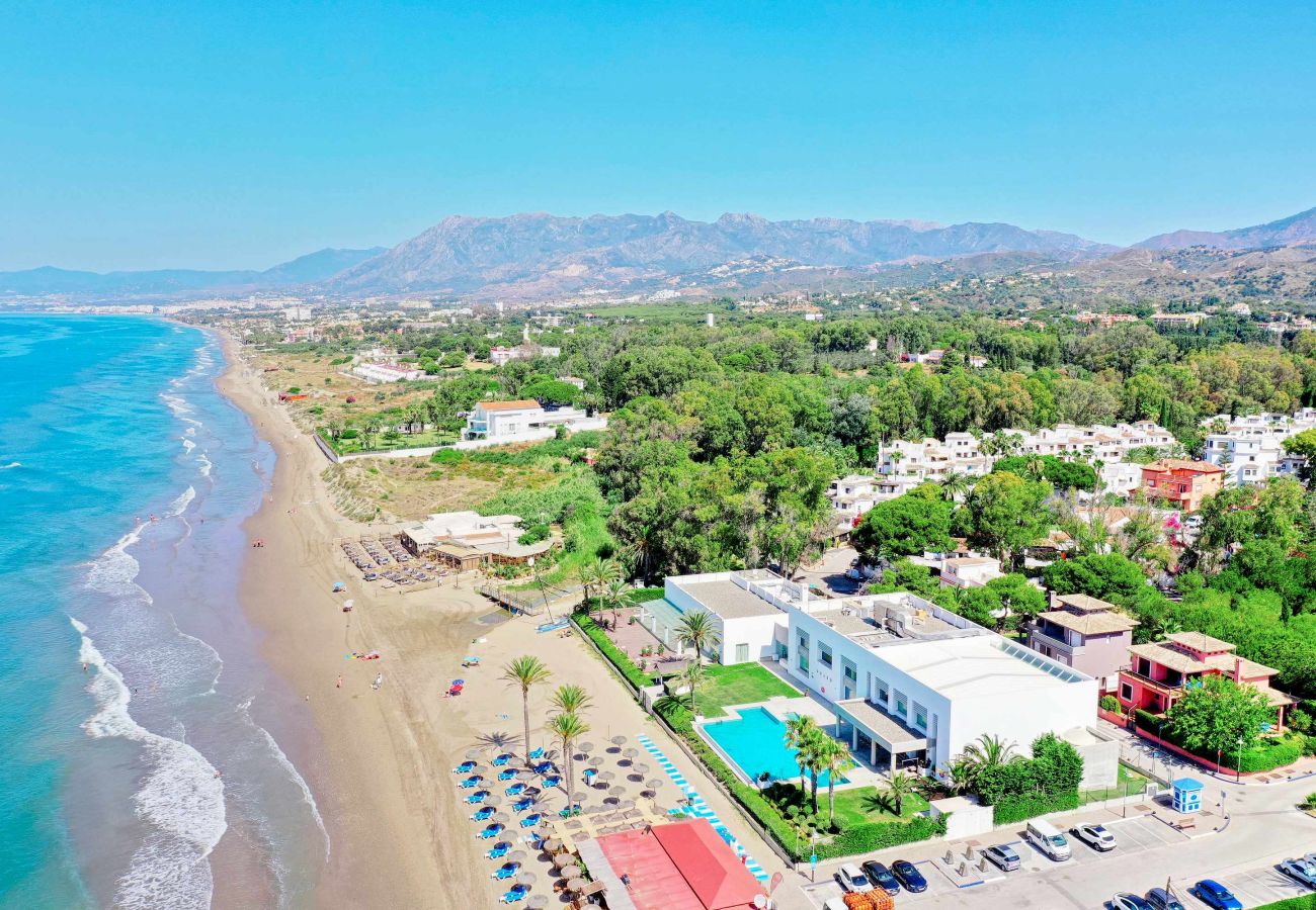 Appartement à Marbella - 1081 Luxurious Beachfront Penthouse with Jacuzzi