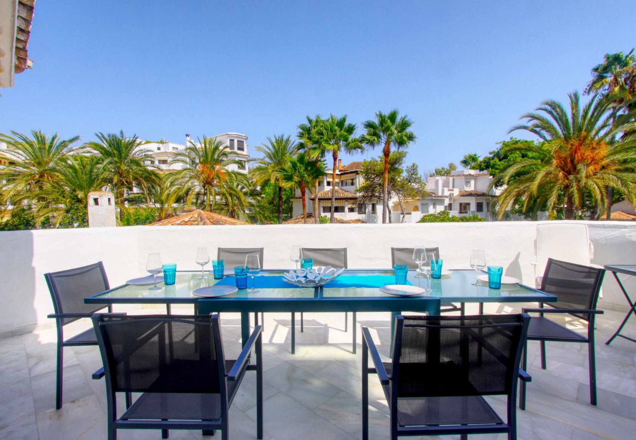 Appartement à Marbella - 1093 Beachfront Luxury at Golden Beach