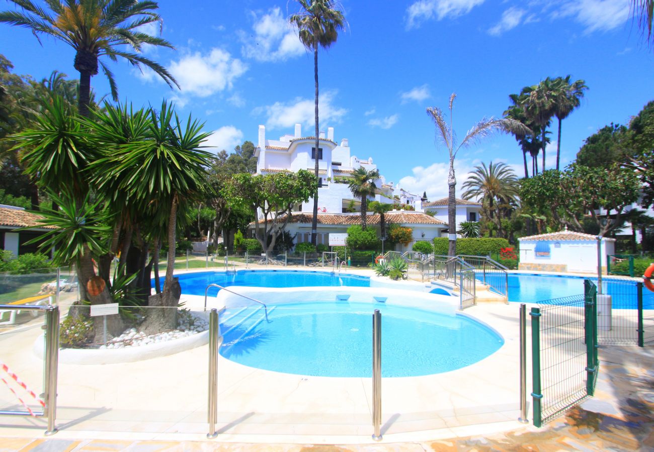 Appartement à Marbella - 1093 Beachfront Luxury at Golden Beach