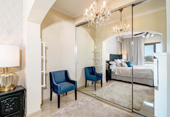 Maison mitoyenne à Benahavís - LAG - Spacious 3BR townhouse with private jacuzzi