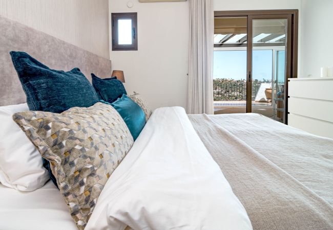 Maison mitoyenne à Benahavís - LAG - Spacious 3BR townhouse with private jacuzzi