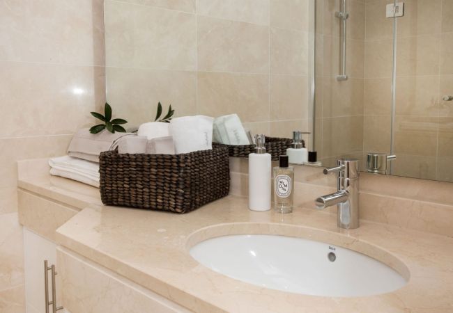 Appartement à Casares - AL-114 ESTEPONA - APARTMENT - ALCAZABA LAGOON 2 BD
