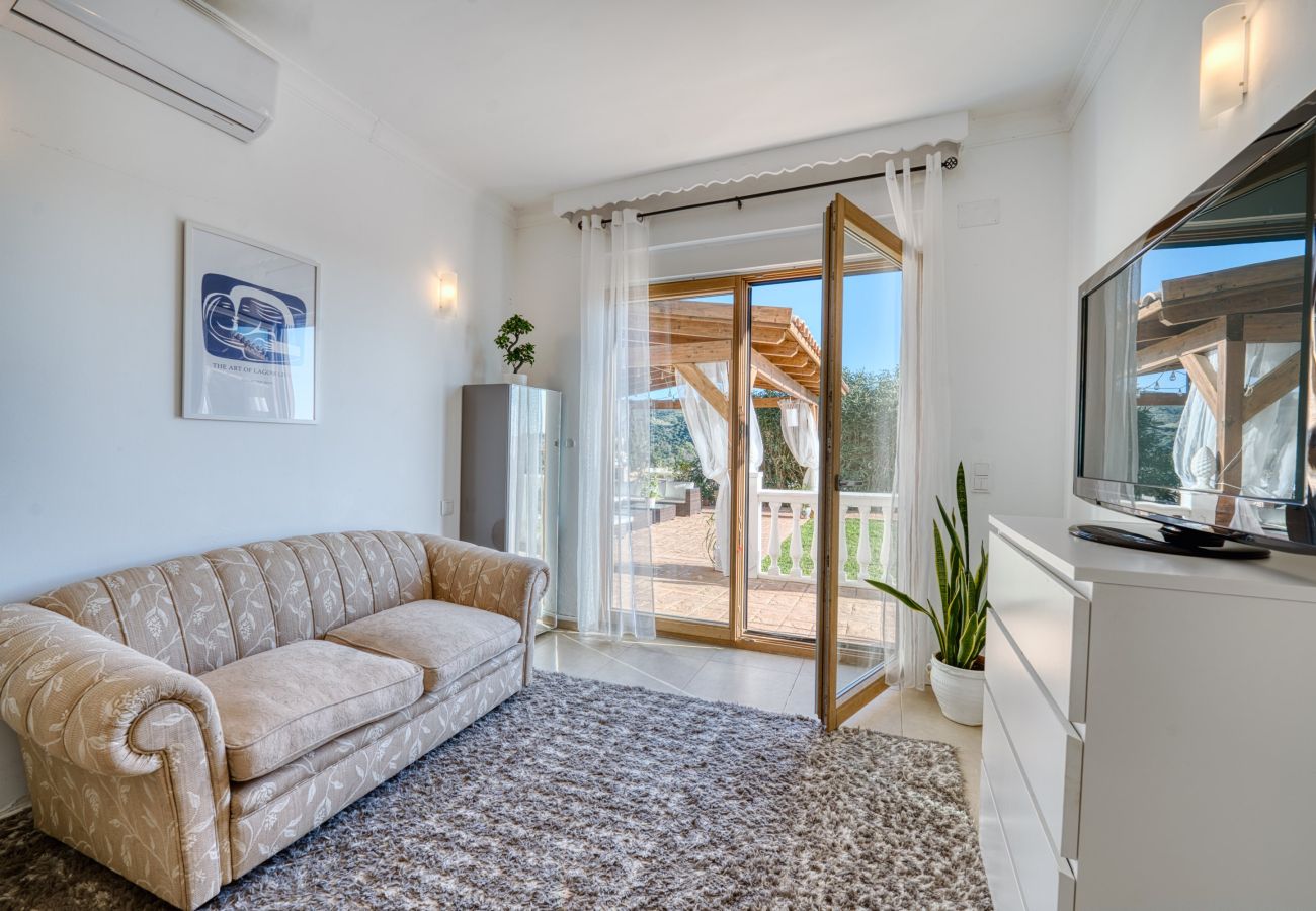 Villa à Marbella - 3077 Luxury Villa with Pool and Views in Elviria,