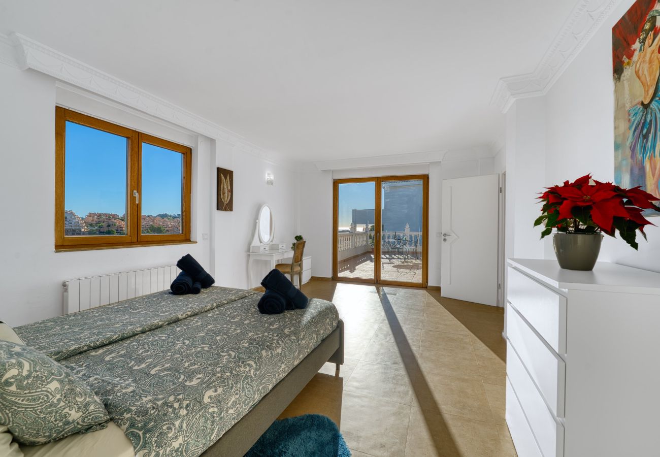 Villa à Marbella - 3077 Luxury Villa with Pool and Views in Elviria,