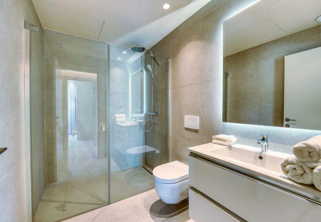 Appartement à Estepona - 3001 Velaya Beachfront Luxury Apartment