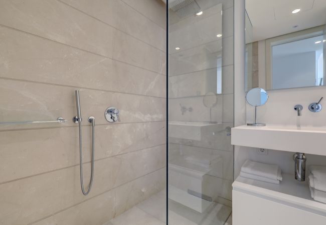 Appartement à Ojen - 3059 Luxury Escape with Sea Views in Palo Alto