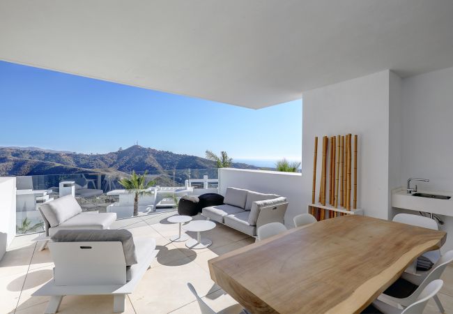 Appartement à Ojen - 3059 Luxury Escape with Sea Views in Palo Alto