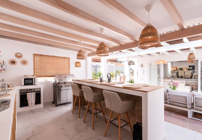 Villa à Marbella - Cosy beach side villa near best sandy beach