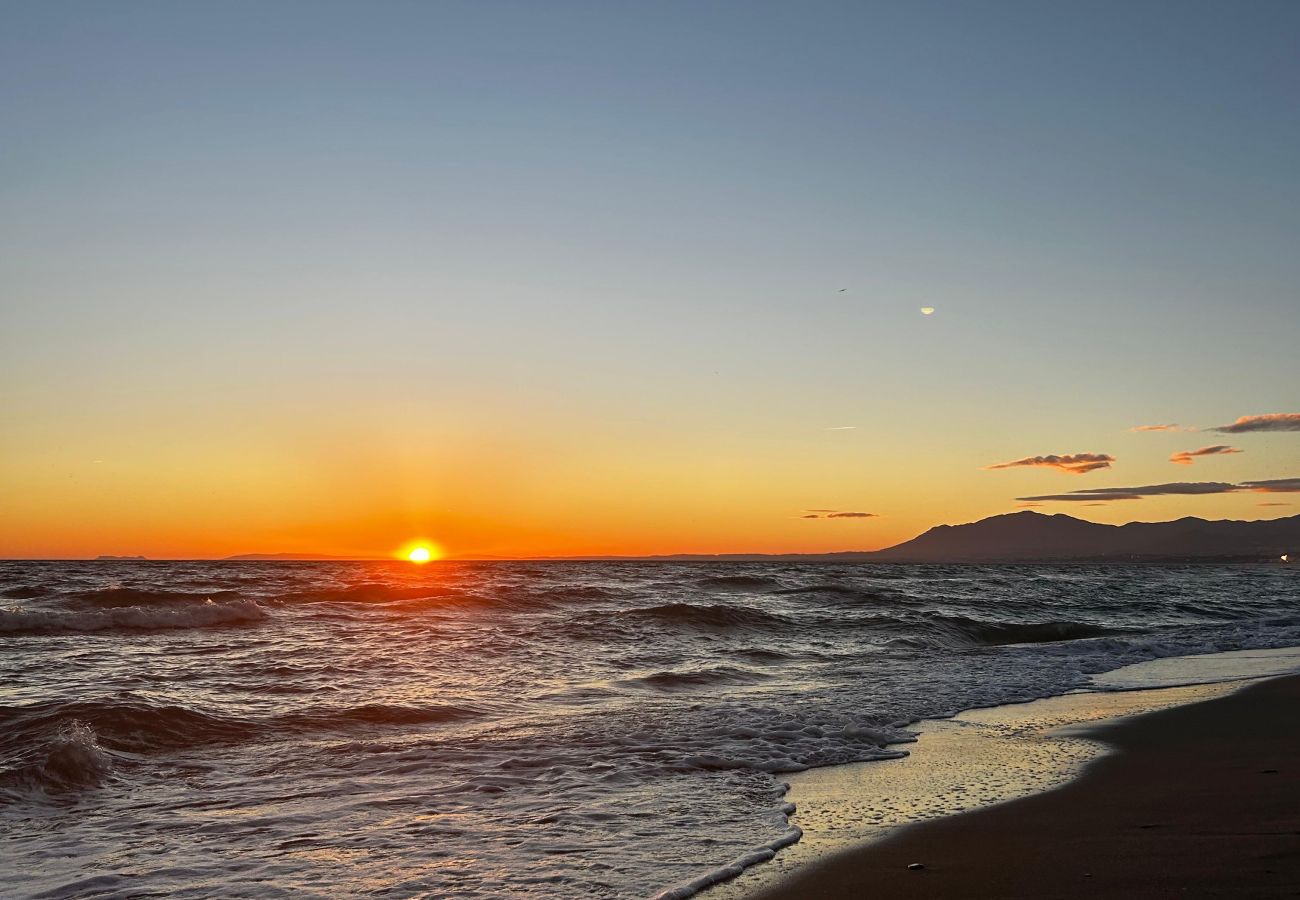 Maison mitoyenne à Marbella - 3150 Seaside Home with Stunning Sea Views
