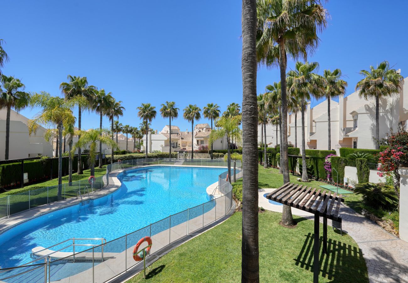 Maison mitoyenne à Marbella - 3150 Seaside Home with Stunning Sea Views