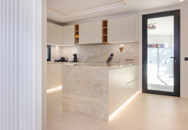 Villa in Marbella - Absolute high end villa with pool & Jacuzzi*