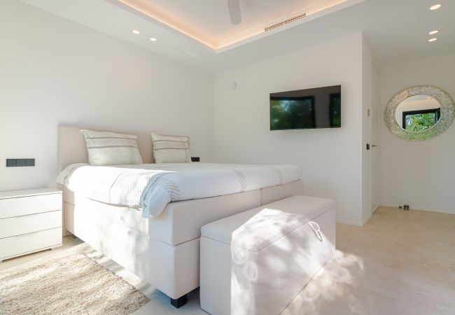 Villa in Marbella - Absolute high end villa with pool & Jacuzzi*