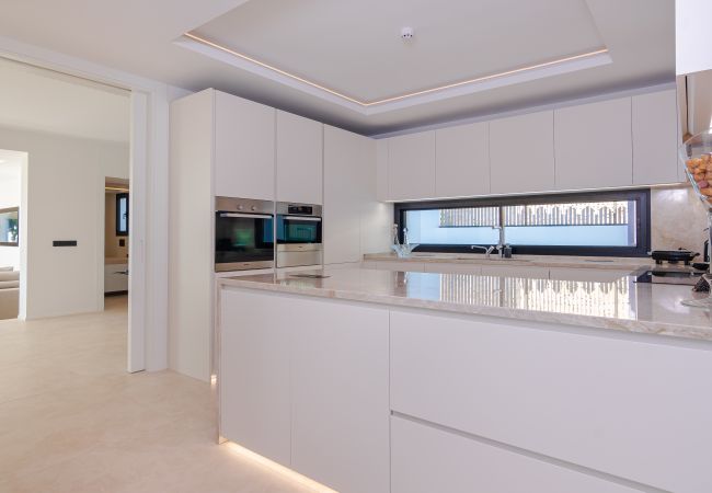 Villa in Marbella - Absolute high end villa with pool & Jacuzzi*