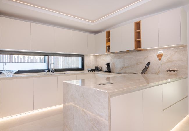 Villa in Marbella - Absolute high end villa with pool & Jacuzzi*