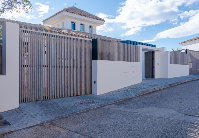Villa in Marbella - Absolute high end villa with pool & Jacuzzi*