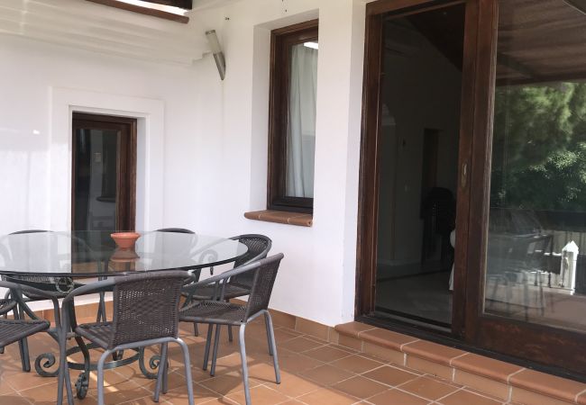 Villa in Marbella - Stunning 7-Bedroom Beachside Villa in Marbella