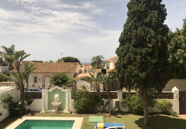 Villa in Marbella - Stunning 7-Bedroom Beachside Villa in Marbella